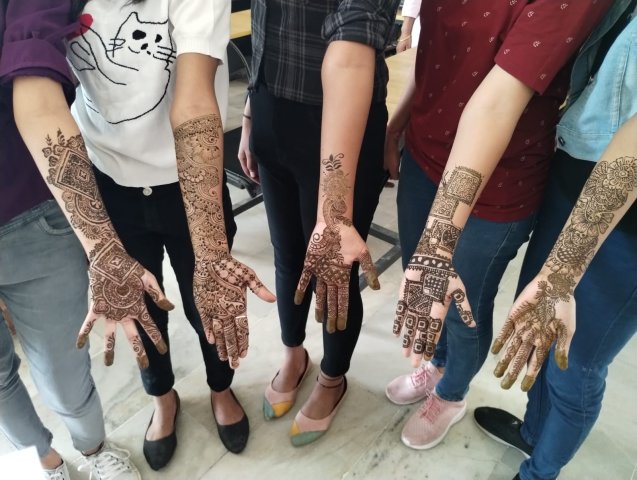 Mendhi1